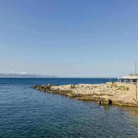 The In * L' Escala