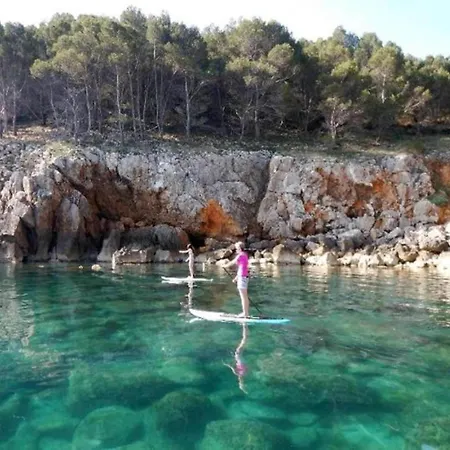 The In * L' Escala